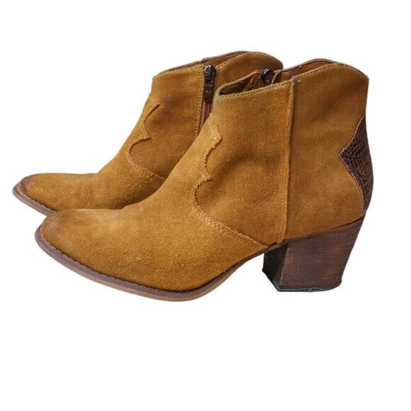 Marc Fisher Brown Suede Ankle Boots Bootie Snake Print Western Boho 8M - Picture 1 of 7